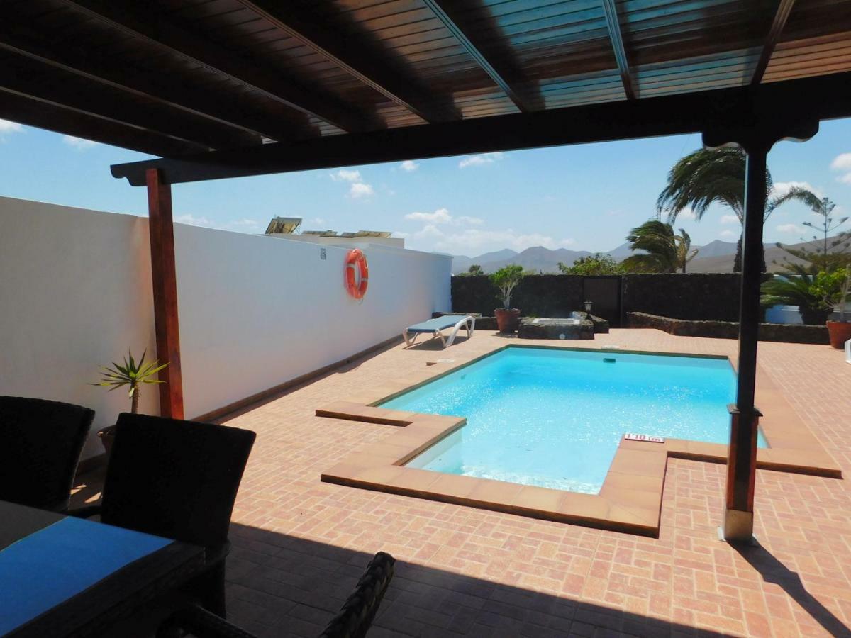 Villa Lucky - Heated Pool Mácher エクステリア 写真