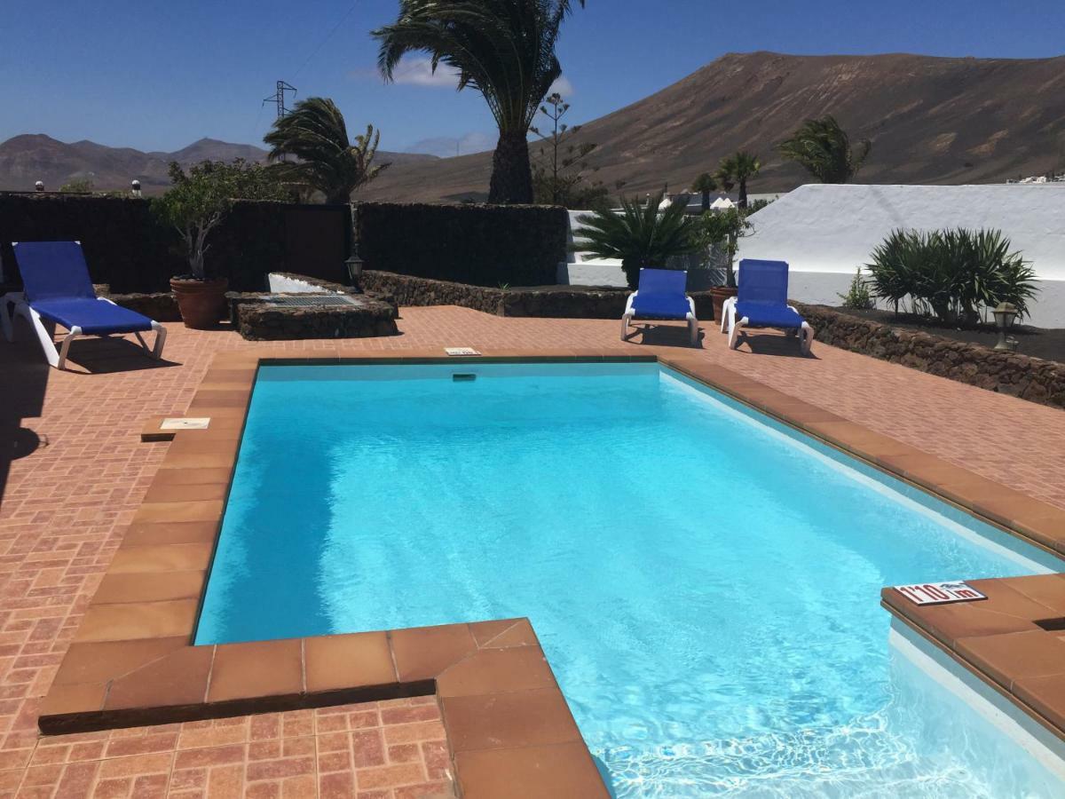 Villa Lucky - Heated Pool Mácher エクステリア 写真