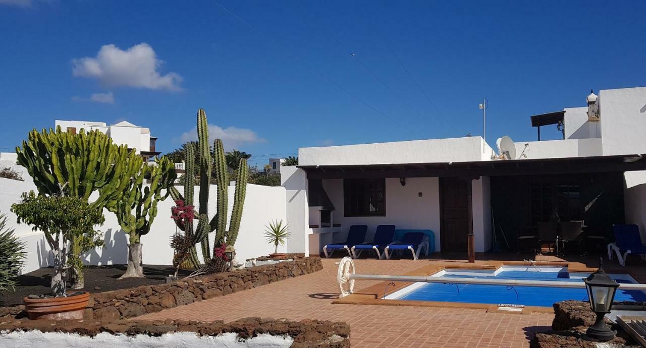 Villa Lucky - Heated Pool Mácher エクステリア 写真